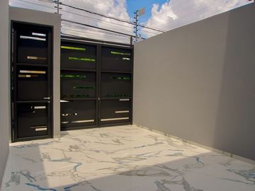 Casa de lujo en venta Chapalita a una cuadra del Riu y Lázaro Cárdenas