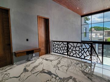 Casa de lujo en venta Chapalita a una cuadra del Riu y Lázaro Cárdenas