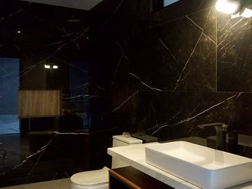 Casa de lujo en venta Chapalita a una cuadra del Riu y Lázaro Cárdenas