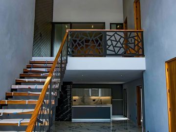 Casa de lujo en venta Chapalita a una cuadra del Riu y Lázaro Cárdenas