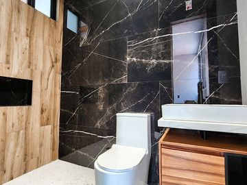 Casa de lujo en venta Chapalita a una cuadra del Riu y Lázaro Cárdenas
