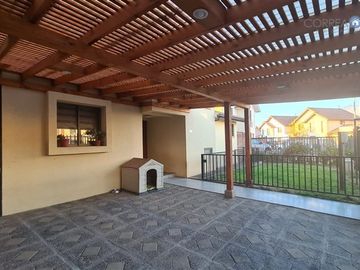 Casa en arriendo de 3 dorm. en Machalí