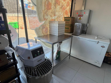 Se vende local de pizzas funcionando en Maipú