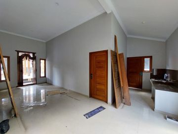 Joglo dengan Pintu Gebyok Jawa KURANG DARI 1 Milyar di Prambanan