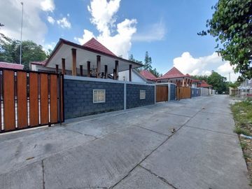 Joglo dengan Pintu Gebyok Jawa KURANG DARI 1 Milyar di Prambanan