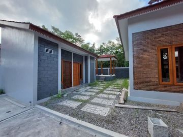 Joglo dengan Pintu Gebyok Jawa KURANG DARI 1 Milyar di Prambanan