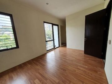 Dijual Rumah Foresta Allevare BSD CITY Tangerang Siap Huni SemiFurnish