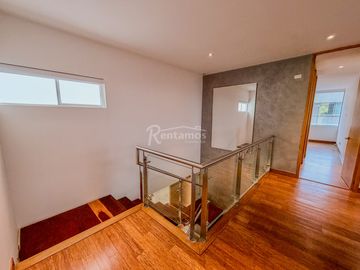 casa en arriendo en loma del atravesado. Cod A777291