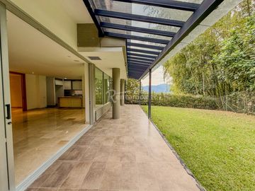 casa en arriendo en loma del atravesado. Cod A777291