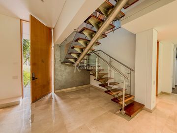 casa en arriendo en loma del atravesado. Cod A777291
