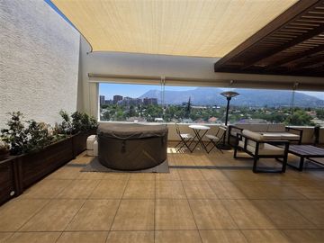 Departamento duplex en venta de 3 dormitorios en Las Condes