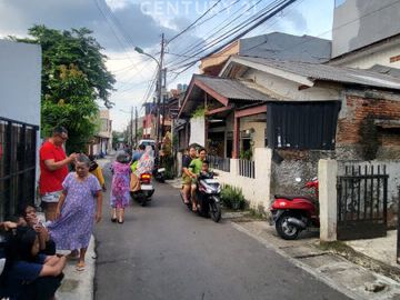 Rumah Bangunan Lama Di Daerah Kayu Putih Jakarta Timur