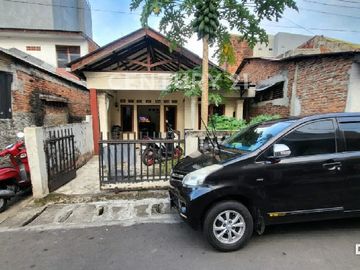 Rumah Bangunan Lama Di Daerah Kayu Putih Jakarta Timur