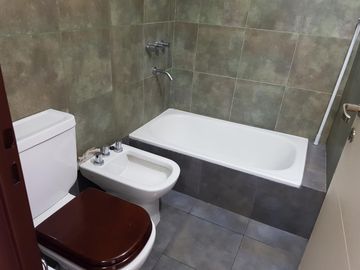 VENTA 2-1/2 Ambiente Frente. Balcón Bohardilla. Cochera. Villa Luro
