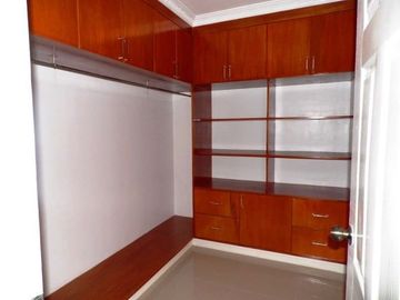 Beautiful 2 Storey House and Lot with 3 Bedrooms Located in