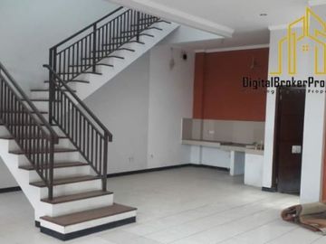 RUMAH SECOND MULTIFUNGSI LOKASI STRATEGIZ DALAM KOMPLEK PERUMAHAN CIBOLERANG BANDUNG | KOMALAN