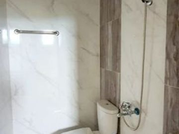 New Town House 3 Lantai Under 2M-an
