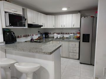 HERMOSA CASA A LA VENTA A EL OCCIDENTE DE LA CUIDAD DE ARMENIA Q