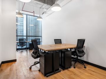 Private office space for 1 person in Signature Revenue Tower