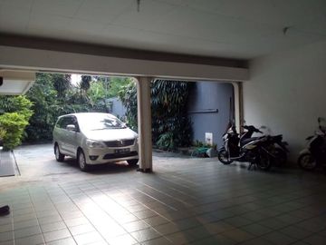 Rumah di Kemang Barat, Jakarta Selatan