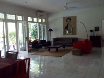 Rumah di Kemang Barat, Jakarta Selatan