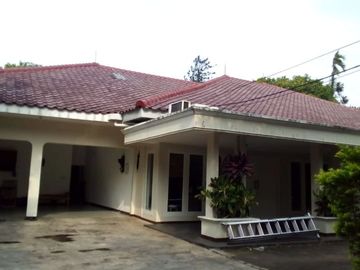 Rumah di Kemang Barat, Jakarta Selatan