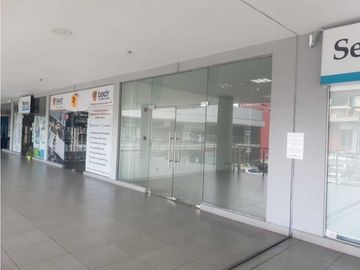 SE VENDE LOCAL EN CENTRO COMERCIAL