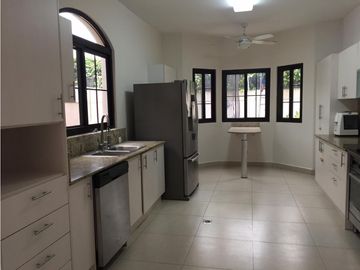 EL DORAL - CASA UNIFAMILIAR EN VENTA O ALQUILER - COSTA SUR
