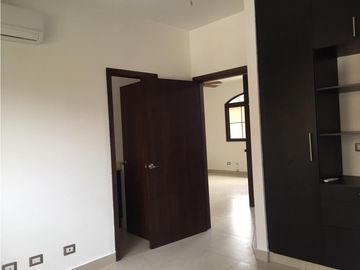 EL DORAL - CASA UNIFAMILIAR EN VENTA O ALQUILER - COSTA SUR