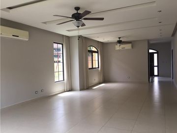 EL DORAL - CASA UNIFAMILIAR EN VENTA O ALQUILER - COSTA SUR