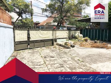 Dijual Rumah Dengan Halaman Luas Lokasi Strategis Di Pusat Kota