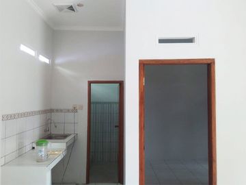 Rumah minimalis modern baru siap huni dekat pasar Godean