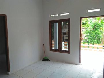 Rumah minimalis modern baru siap huni dekat pasar Godean