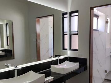 Hermosa casa nueva en zona Carretera Nacional Fracc. Privado