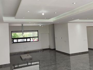 Hermosa casa nueva en zona Carretera Nacional Fracc. Privado