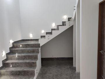 Hermosa casa nueva en zona Carretera Nacional Fracc. Privado