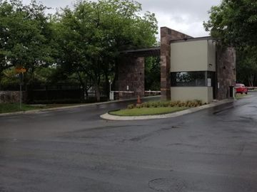 Hermosa casa nueva en zona Carretera Nacional Fracc. Privado