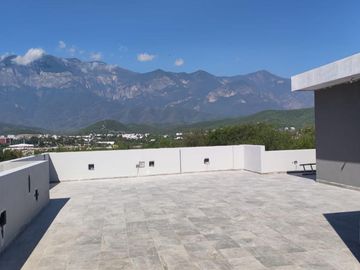 Hermosa casa nueva en zona Carretera Nacional Fracc. Privado