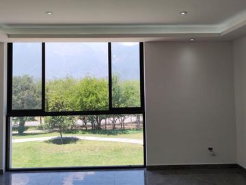 Hermosa casa nueva en zona Carretera Nacional Fracc. Privado