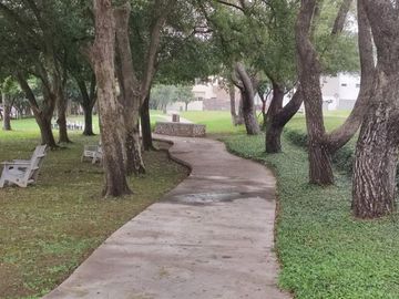 Hermosa casa nueva en zona Carretera Nacional Fracc. Privado