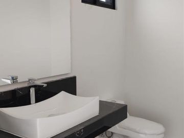 Hermosa casa nueva en zona Carretera Nacional Fracc. Privado