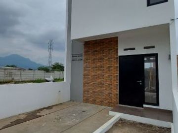 Rumah Asri 2Lantai di Arcamanik, Cisaranten Kulon 600Jutaan. Kodya Bandung. Design Modern Minimalis.
