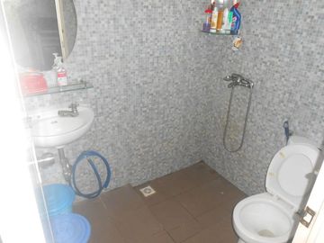 Rumah 2 lantai cantik dalam komplek taman bona indah lebak bulus