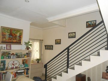 Rumah 2 lantai cantik dalam komplek taman bona indah lebak bulus