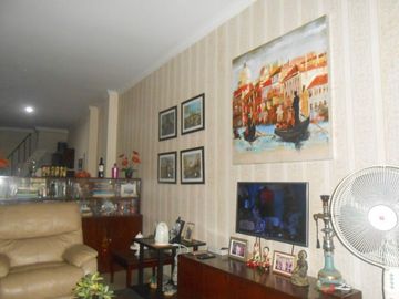 Rumah 2 lantai cantik dalam komplek taman bona indah lebak bulus