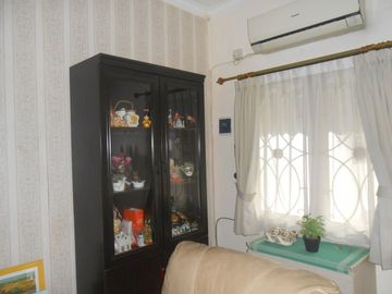 Rumah 2 lantai cantik dalam komplek taman bona indah lebak bulus