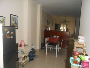 Rumah 2 lantai cantik dalam komplek taman bona indah lebak bulus