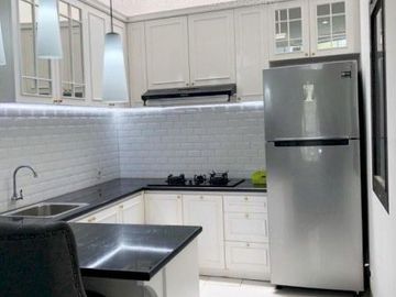Rumah cantik terawat full purnished siap huni SHM Arcamanik Bandung