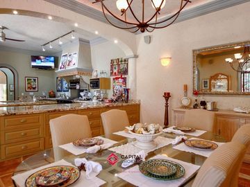 Casa de lujo en Venta en Ajijic con Alberca y Jardín