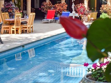 Casa de lujo en Venta en Ajijic con Alberca y Jardín